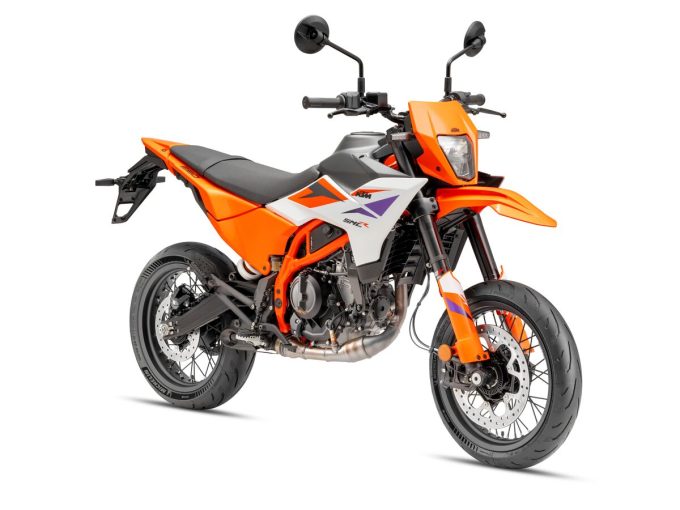 SMC R 390